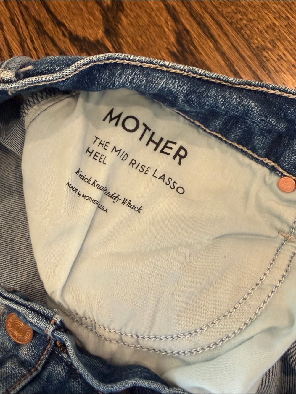 MOTHER Mid rise lasso Jeans in Knick knack paddy whack - Picture 6 of 9